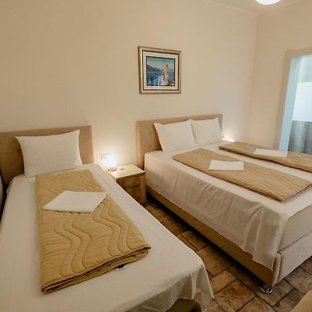 Bobana Apartments Donji Morinj Buitenkant foto