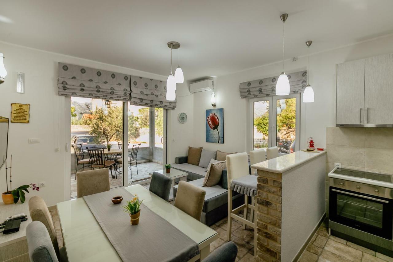 Bobana Apartments Donji Morinj Buitenkant foto