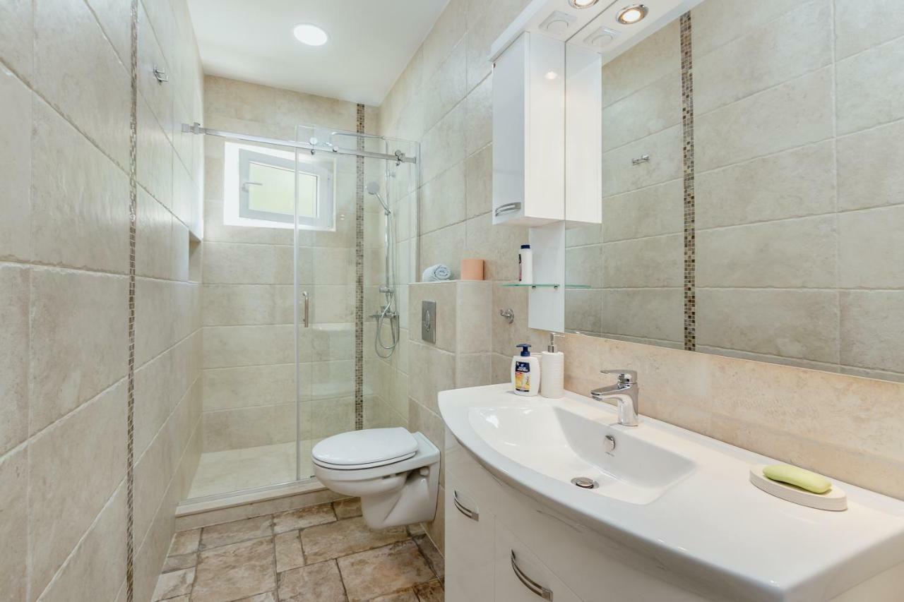 Bobana Apartments Donji Morinj Buitenkant foto