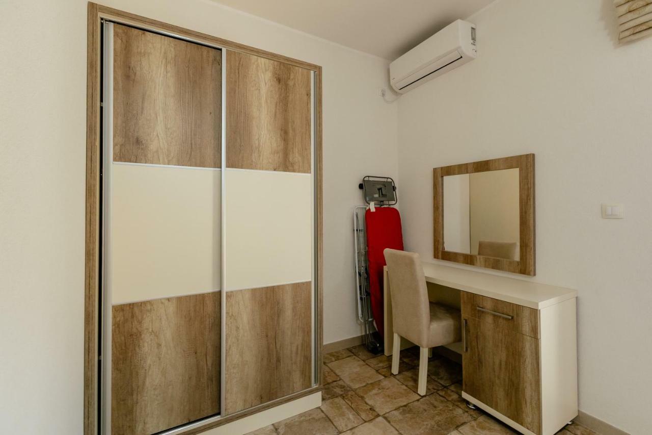 Bobana Apartments Donji Morinj Buitenkant foto